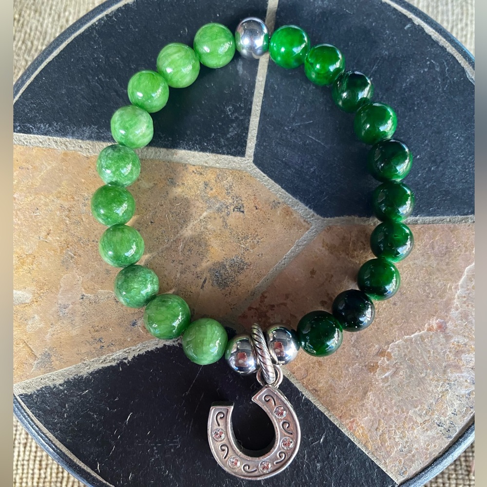 ☘️Beautiful Handmade Bracelet☘️🌈